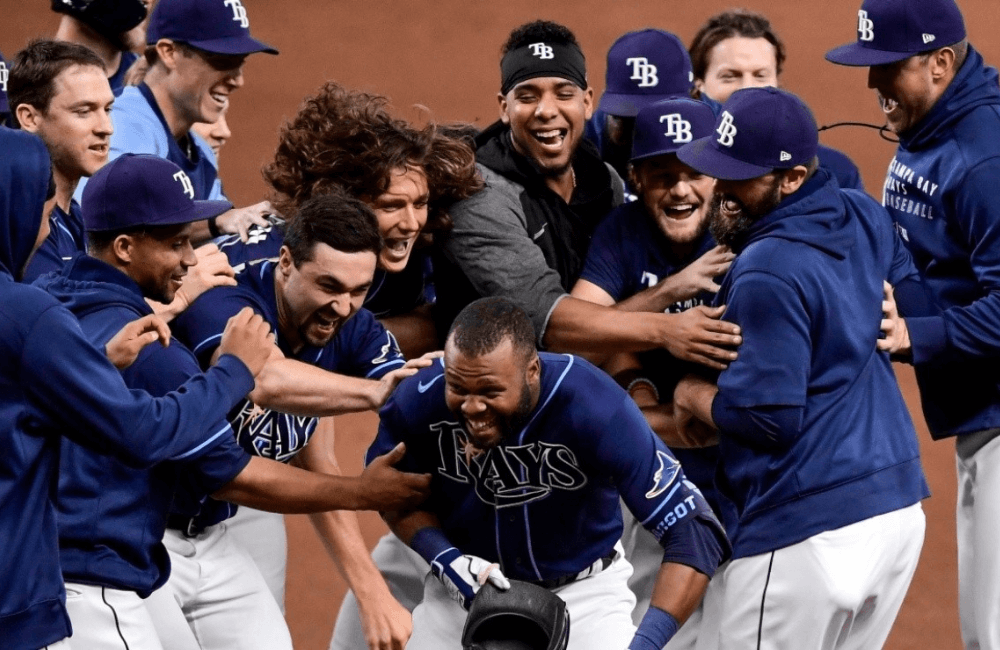 Tampa Bay Rays avanzan a la postemporada.