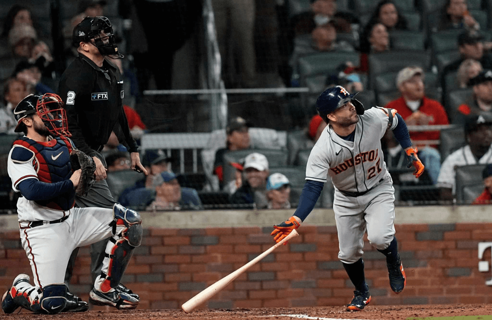 Altuve suma 23 cuadrangulares en la postemporada de la MLB.