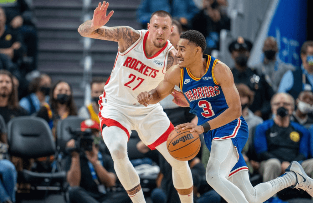 Jordan Poole fue el máximo anotador de la noche con 25 puntos y 5 asistencias.