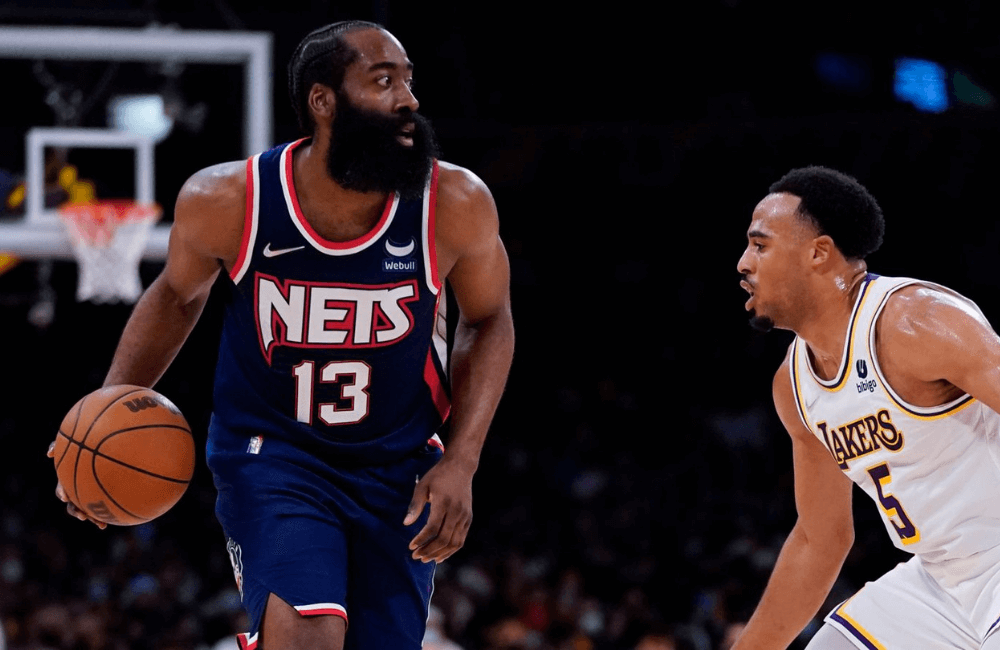 James Harden guió el nuevo triunfo de loa Nets.