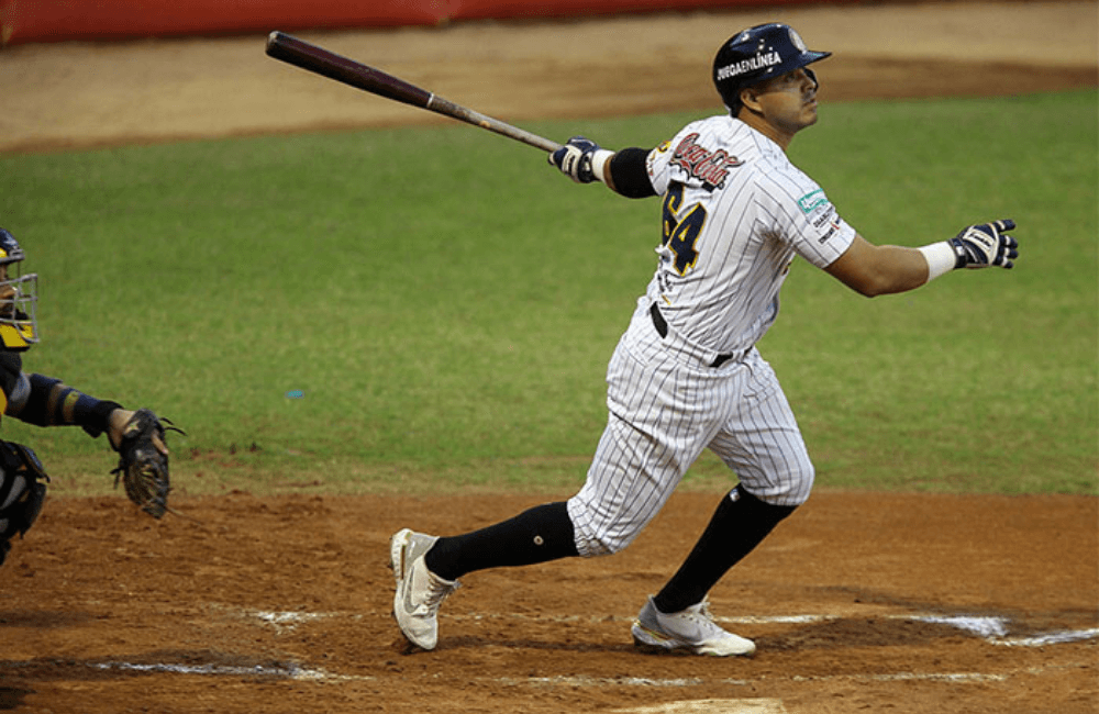 Los Leones del Caracas obtienen el tercer triunfo de la postemporada de la LVBP.