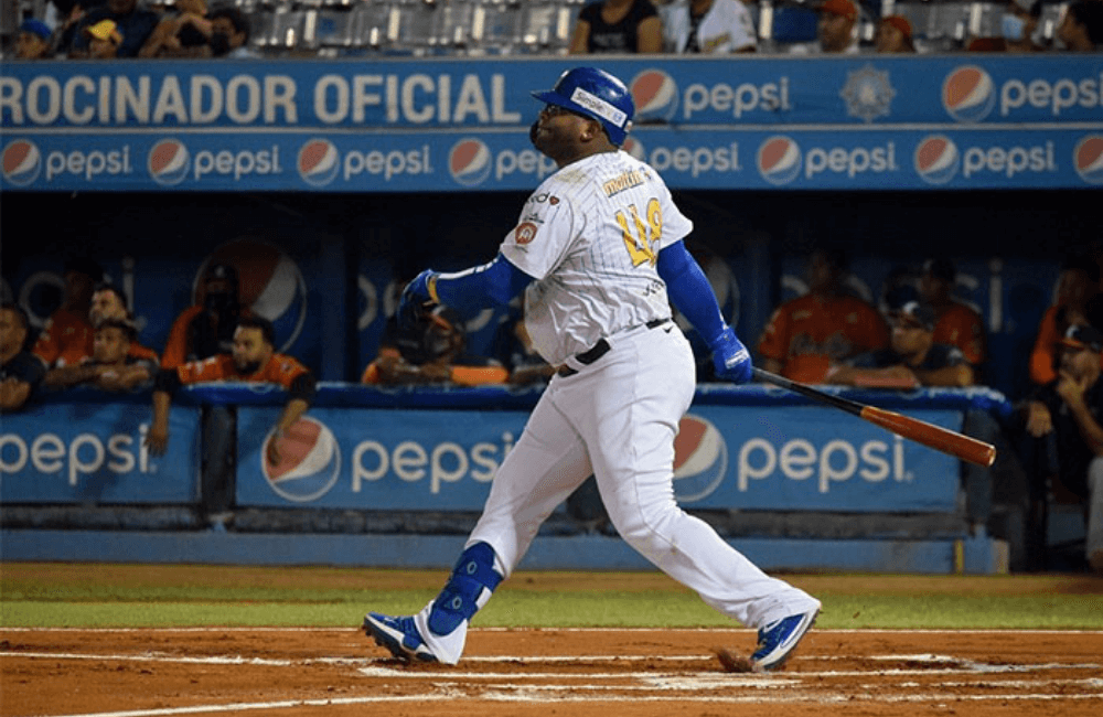 Pablo Sandoval brindó el primer triunfo a Magallanes.