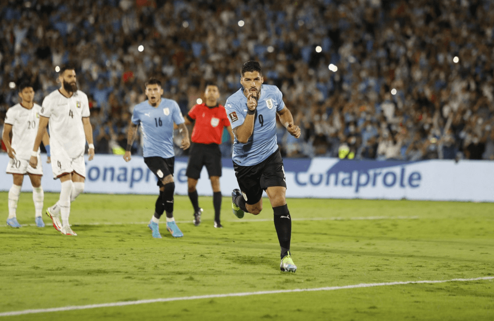 Luis Suárez convirtió el cuarto gol de Uruguay.