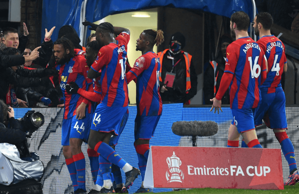 Crystal Palace logró romper el empate para obtener el triunfo.