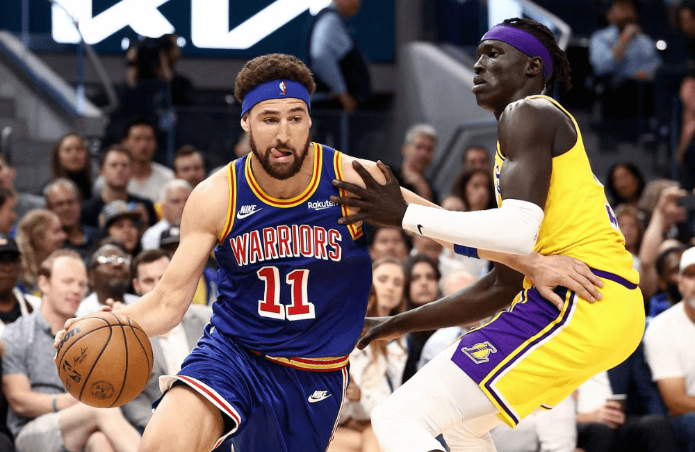 Klay Thompson lideró la victoria con 40 pts.