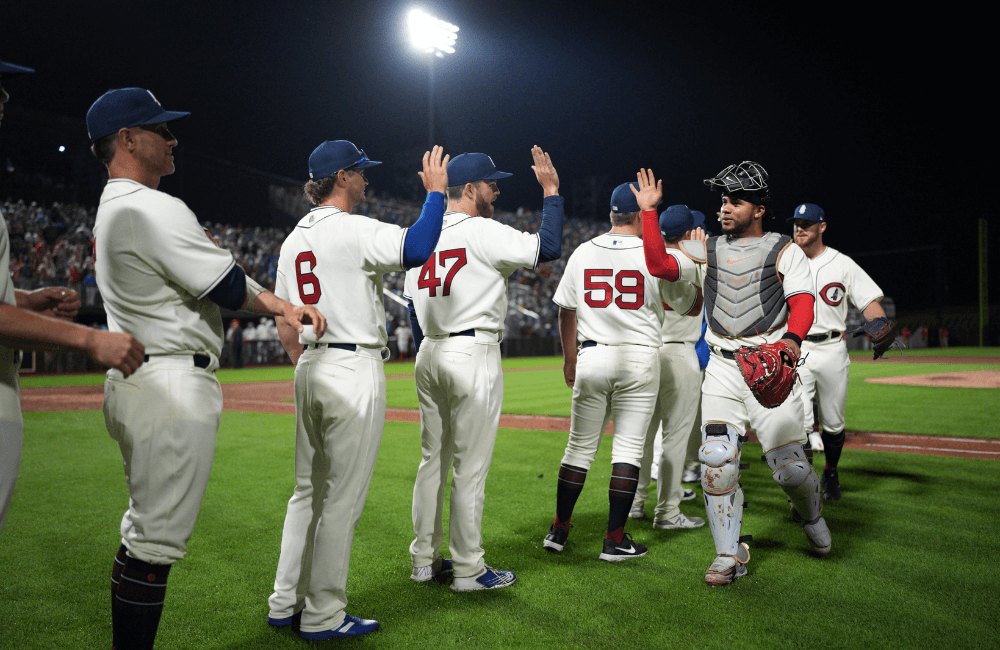 Chicago venció 4-2 a Cincinnati en el Field of Dreams.