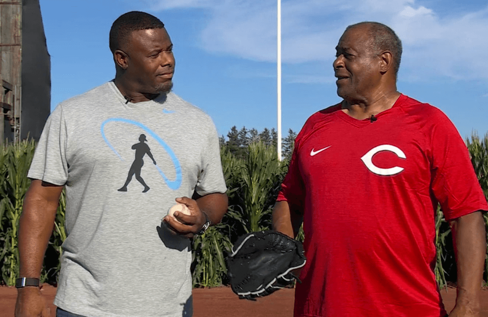 Ken Griffey Jr. y Ken Griffey Sr. recrearon la escena de la película.