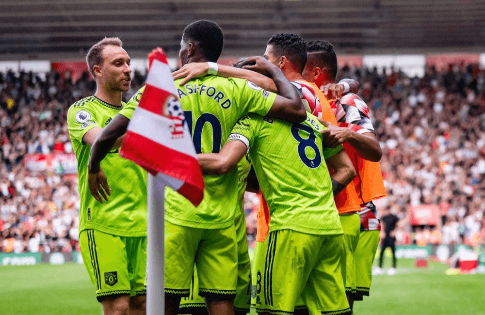 Manchester United conquista el segundo triunfo en la Premier League.