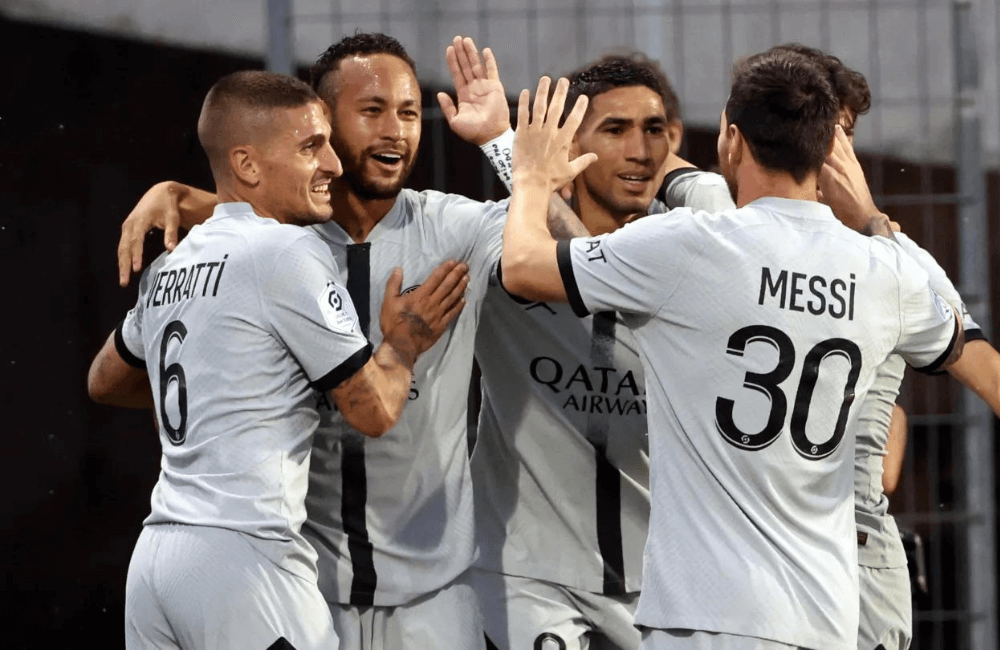 El PSG goleó al Clermont en su debut en la Ligue 1.