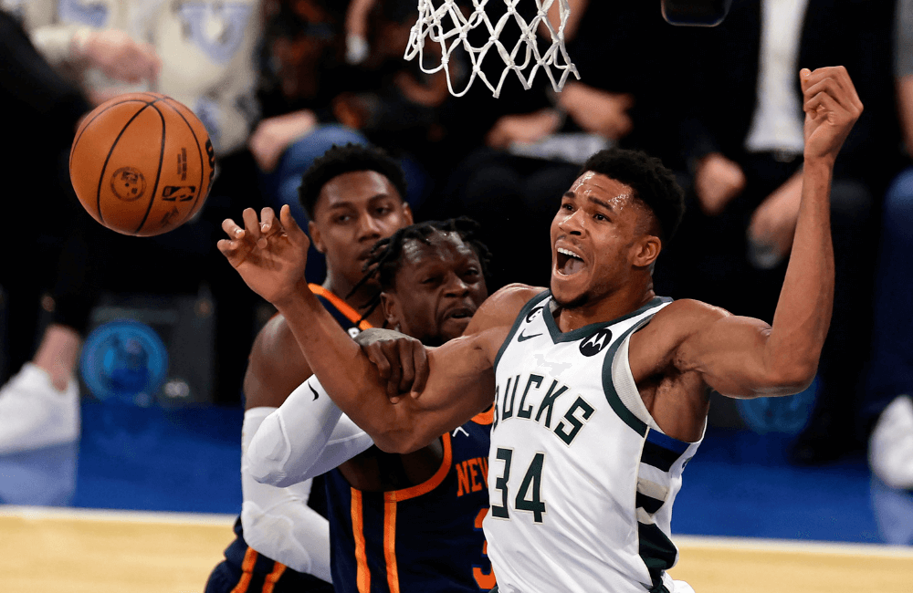 Giannis Antetokounmpo lideró la victoria de Milwaukee Bucks.