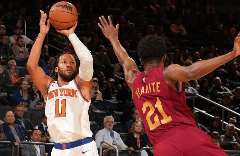 Jalen Brunson aportó con 23 pts y ast en el triunfo de los Knicks.