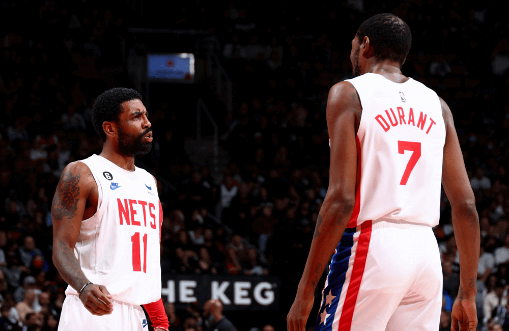 Kevin Durant y Kyrie Irving triunfan en Brooklyn Nets.