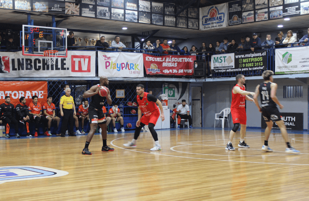 Puente Alto Club Deportivo venció al CD Valdivia en el Club Brisas.