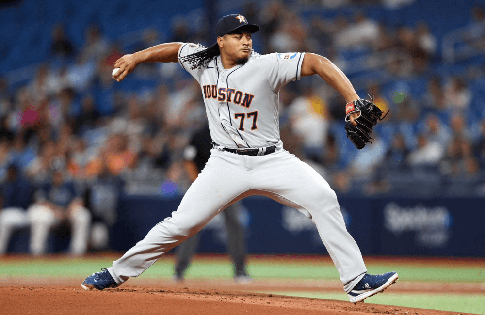 Luis García se llevó la segunda victoria de la temporada con los Astros de Houston.