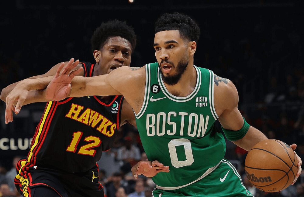 Jaylen Brown y Jayson Tatum agregaron 31 puntos cada.