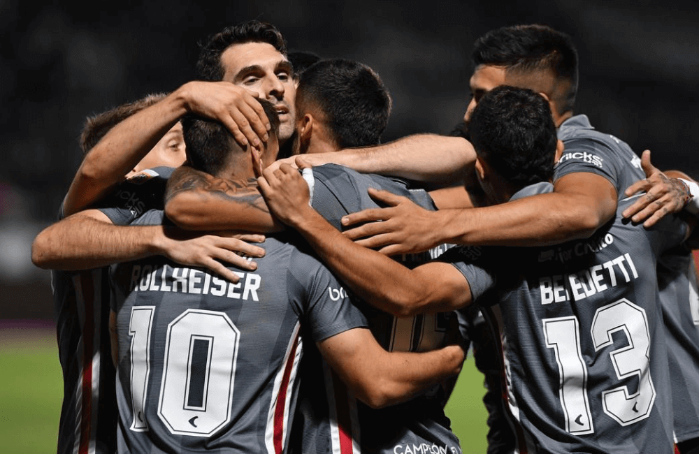 Estudiantes de la Plata obtuvo 3 puntos valiosos en el fútbol argentino.