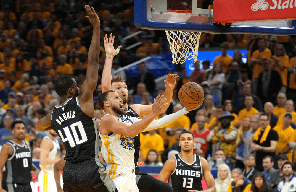 Stephen Curry lideró la segunda victoria de los Warriors en los Playoffs de la NBA.