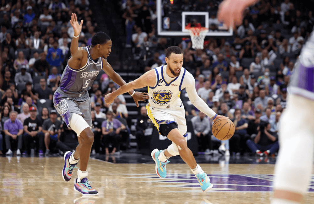 Stephen Curry guió la tercera victoria de Golden State en la postemporada de la NBA.