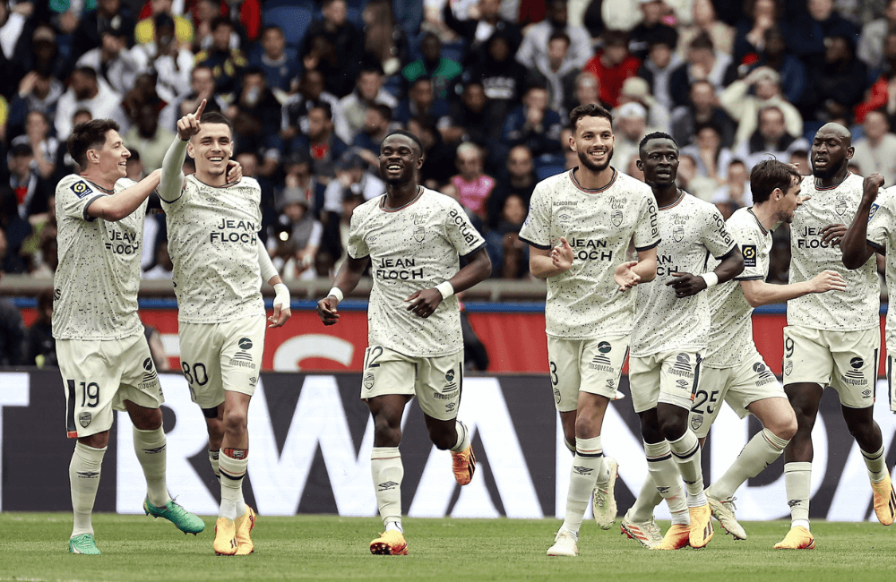 Lorient sorprendió al líder de la competición, el Paris Saint Germain con marcador de 1-3.