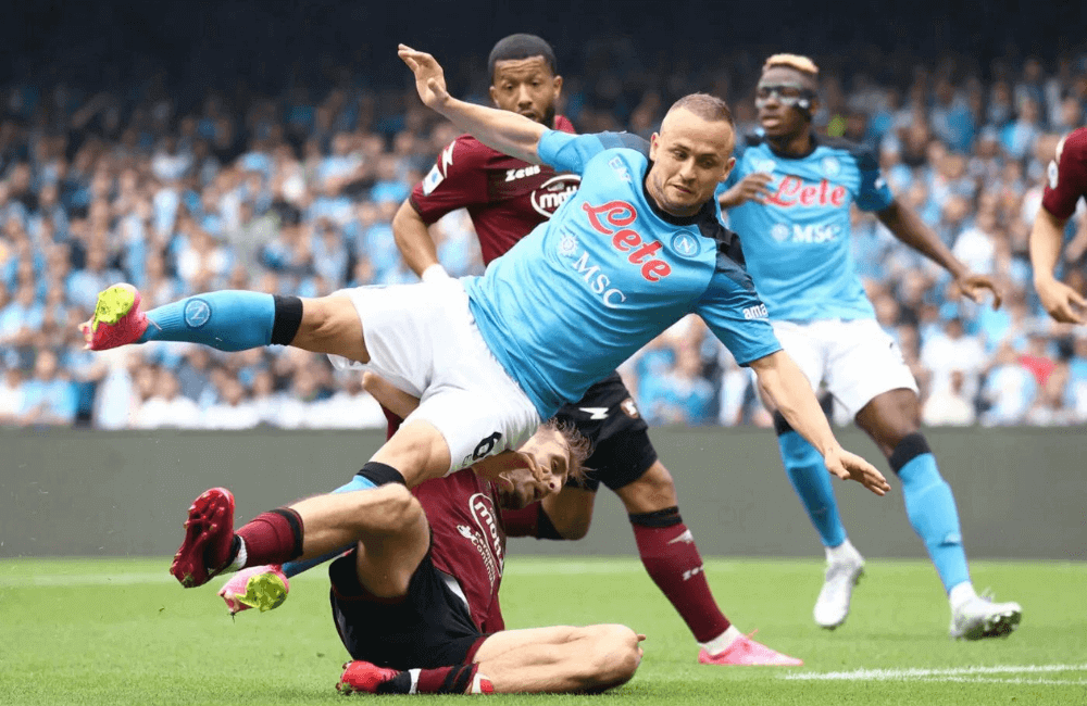 Napoli y Salernitana empataron 1-1 en la Serie A.