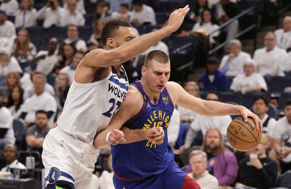 Nikola Jokic agregó un nuevo triple-doble en la victoria de Denver.