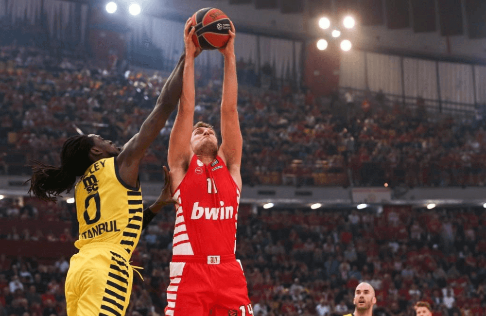 Olympiacos derrotó a Fenerbahçe 79-68 en la postemporada de la Euroliga.