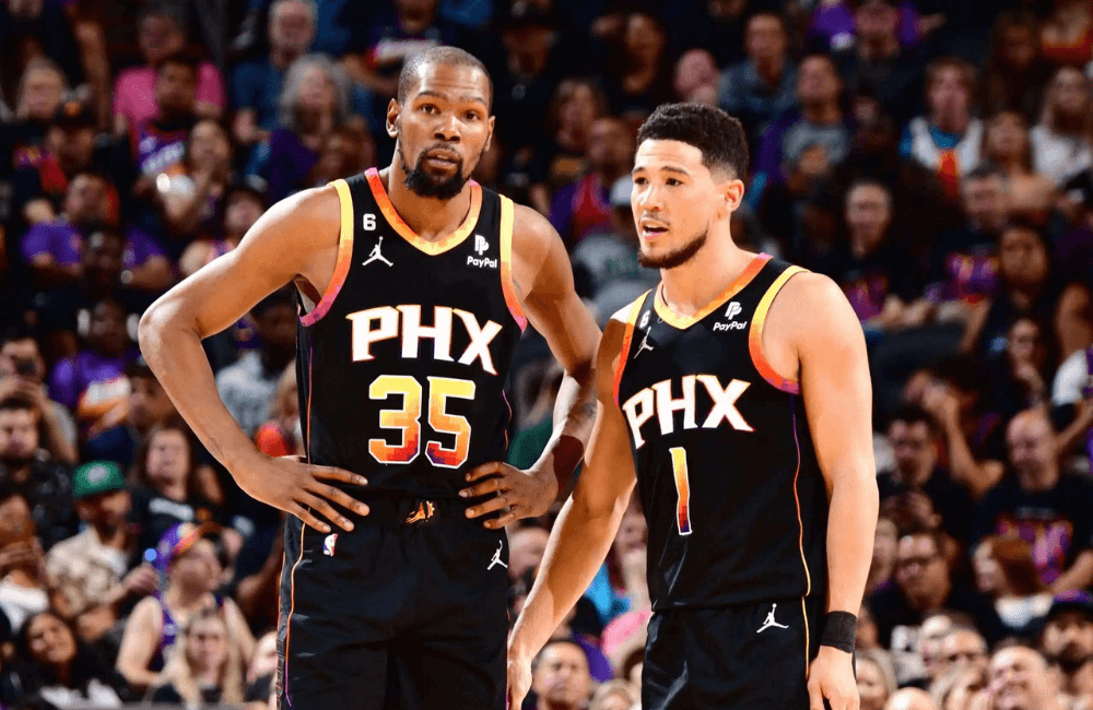 Devin Booker y Kevin Durant lideraron el triunfo de Phoenix Suns.