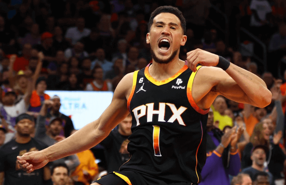 Devin Booker anotó 47 puntos y 10 asistencias en el triunfo de Phoenix Suns.