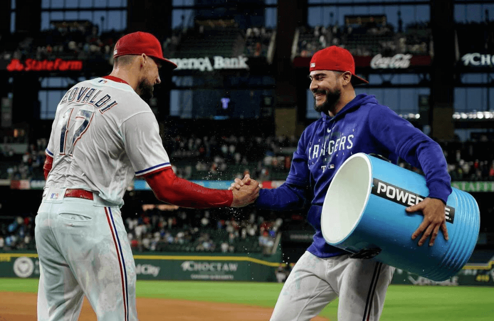 El lanzador Nathan Eovaldi tuvo una actuación magistral en el triunfo de los Rangers.