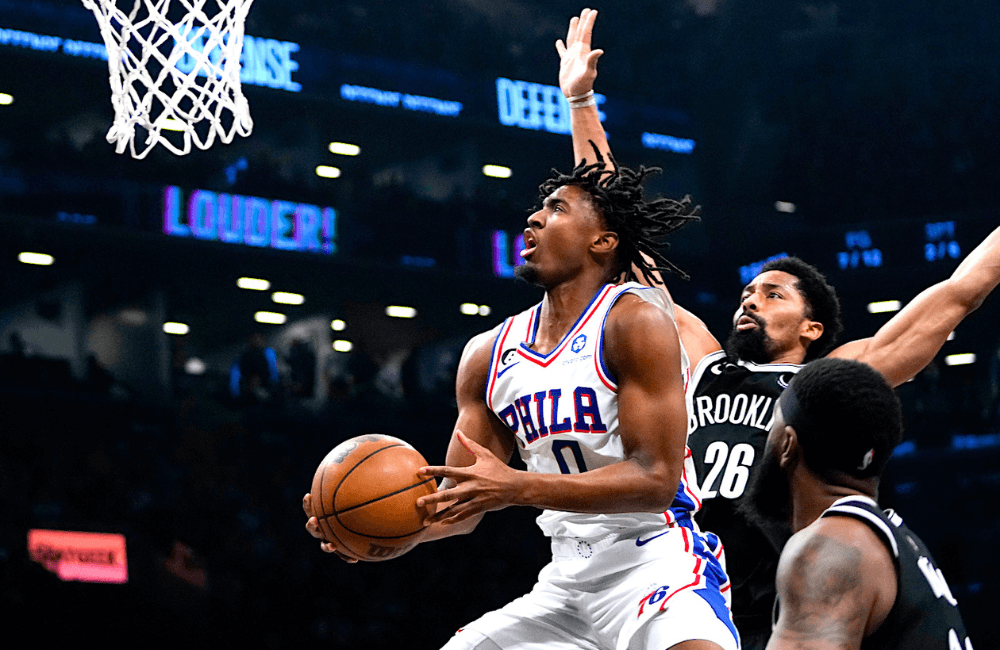 Tyrese Maxey lideró el triunfo de Philadelphia 76ers.