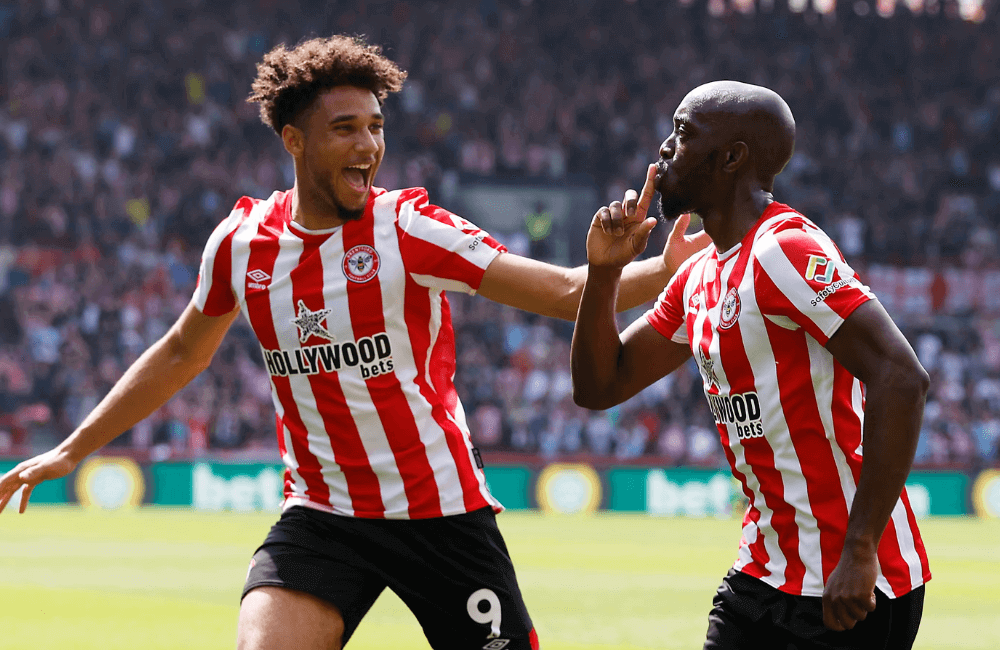 Bryan Mbeumo y Yoane Wissa brindaron el triunfo al Brentford.