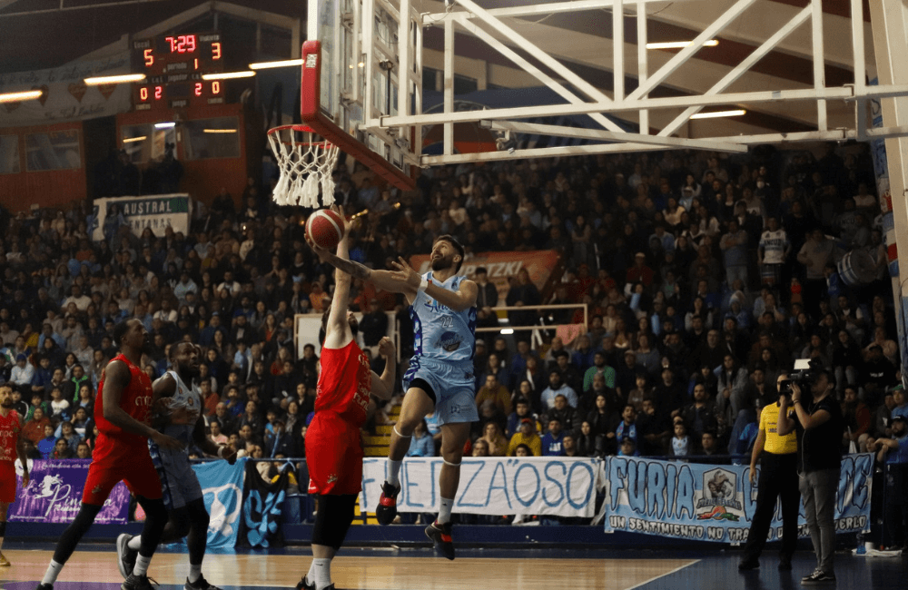 Ancud colocó la serie 2-1 a su favor tras vencer a Valdivia.