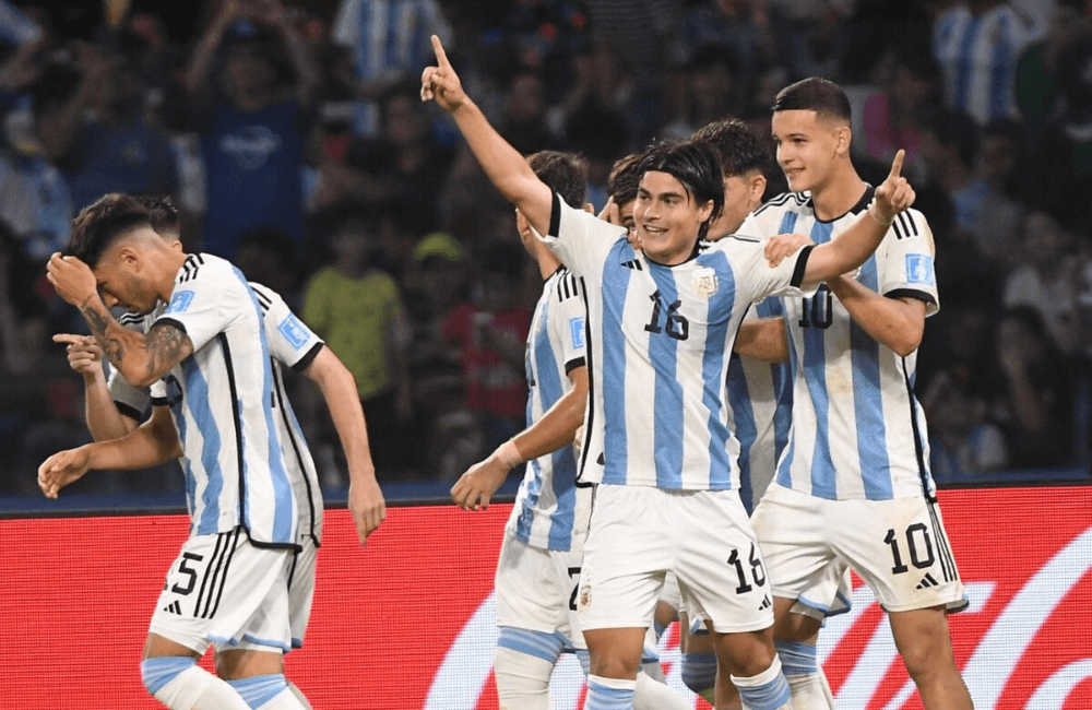 Argentina llegó a 6 puntos para clasificar a los octavos de final de manera matemática.