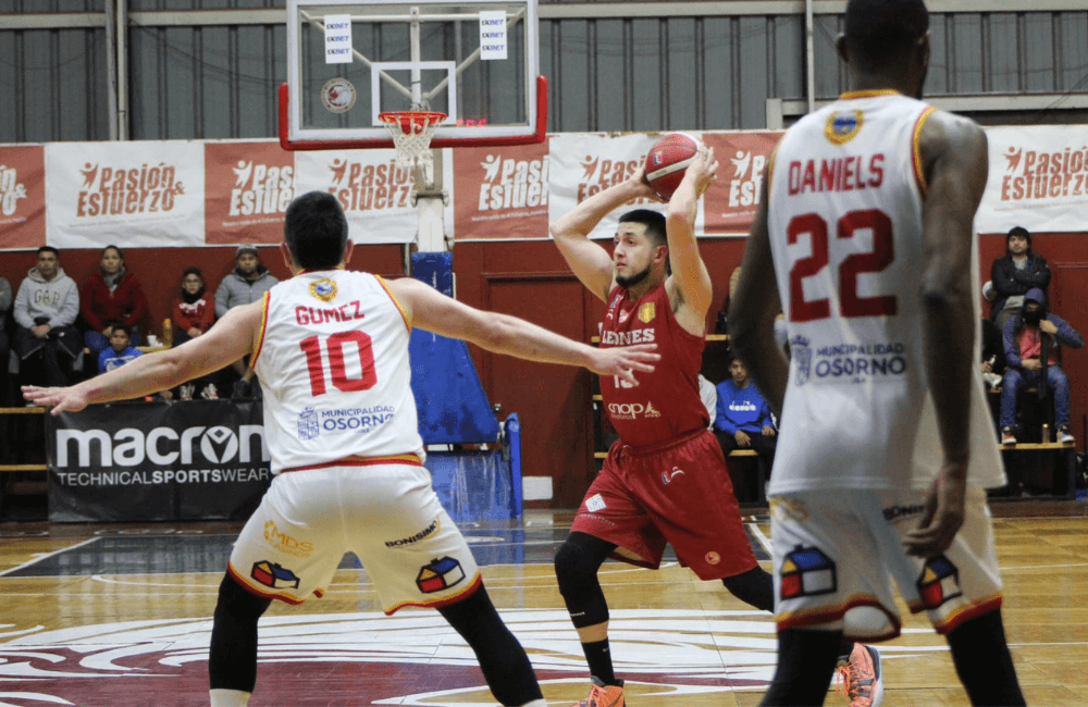 Español de Osorno ganó en el segundo juego de la serie ante Colegio Los Leones 76-74.