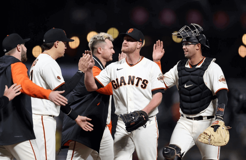 Los Gigantes de San Francisco derrotaron a los Cascabeles de Arizona 6-2.