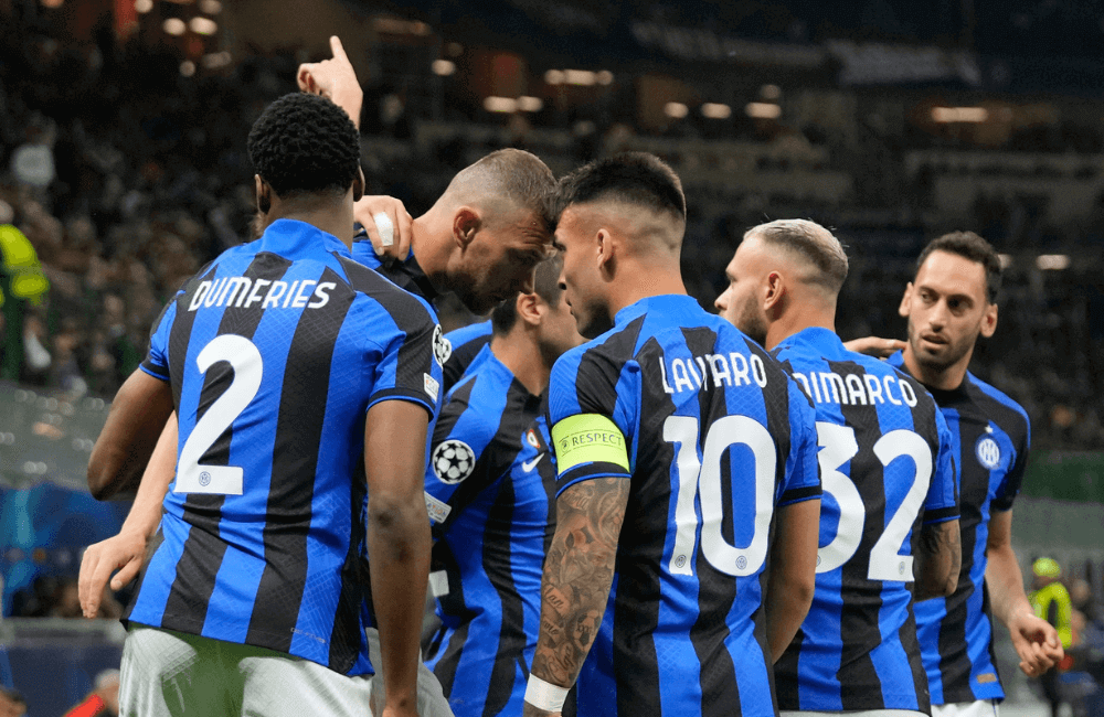 El Inter de Milán derrotó al AC Milán, 0-2 como visitante en San Siro.