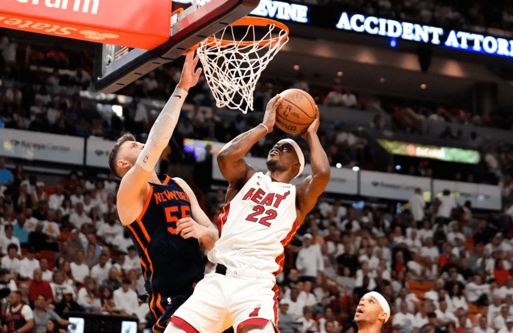 Jimmy Butler regresó en el triunfo de Miami Heat.