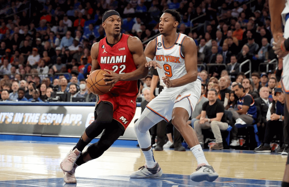 Jimmy Butler lideró el triunfo de Miami con un doble-doble de 25 puntos y 11 rebotes