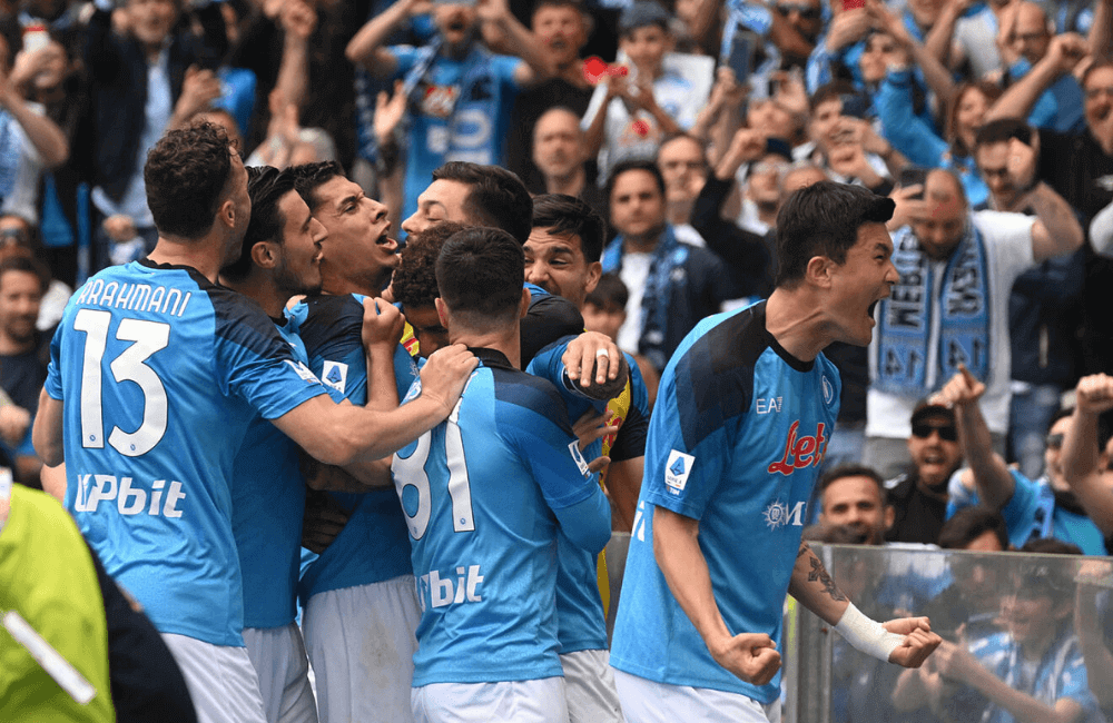 Napoli es campeón de la Serie A luego de 33 años.