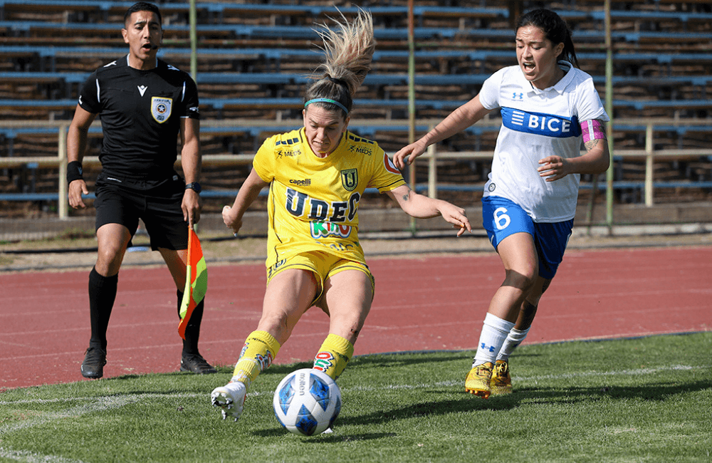 Camila Gómez convirtió el primer gol en la victoria de la U de Concepción.