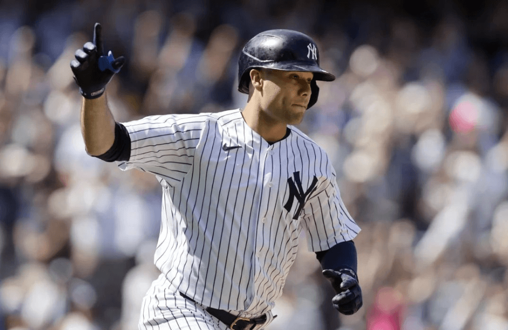 Isiah Kiner-Falefa, conectó el imparable decisivo en el triunfo de los Yankees.