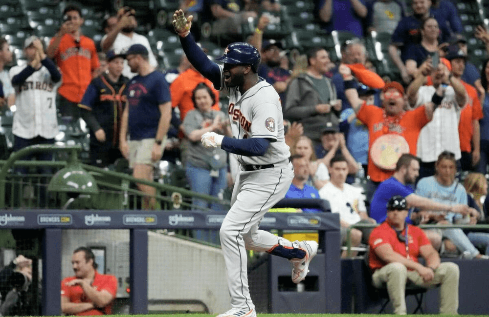 Yordan Álvarez conectó 2 jonrones incluyendo un Grand Slam en el triunfo de Houston.