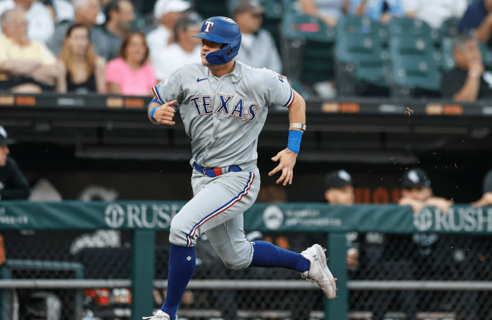 Josh Jung llegó a 15 cuadrangulares en esta temporada con Texas.