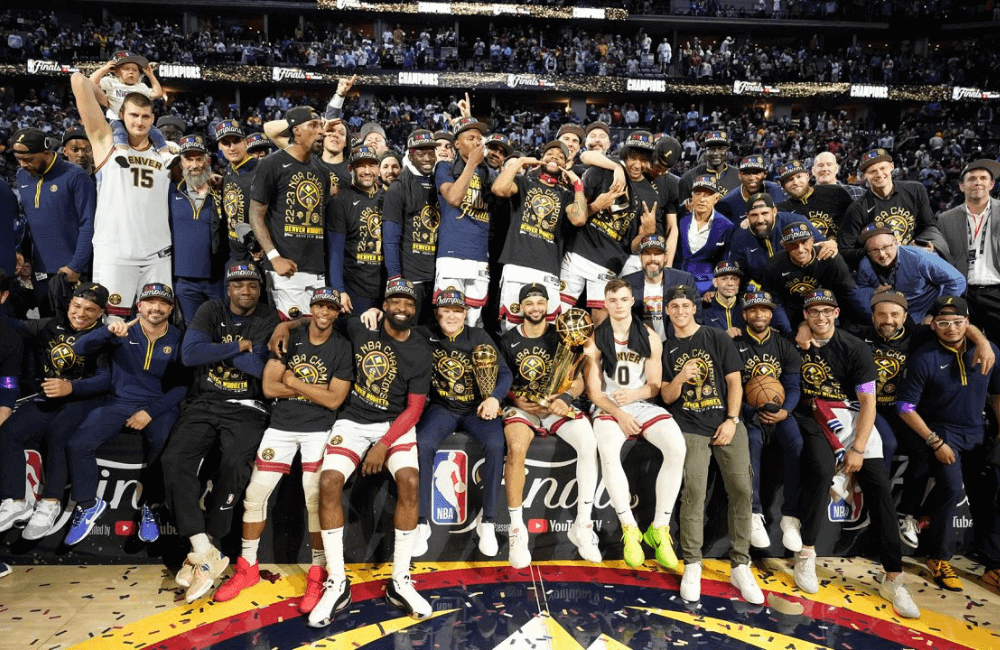 Denver Nuggets alza el campeonato de la NBA por primera vez en su historia.