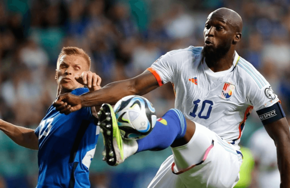 Romelu Lukaku marcó un doblete en el triunfo de Bélgica ante Estonia.