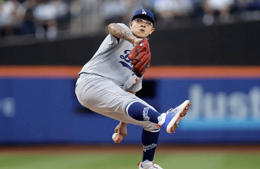 Julio Urías se llevó la séptima victoria con Los Dodgers. 