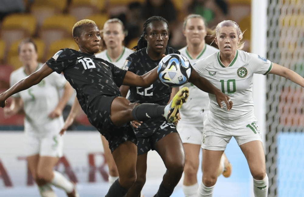 Nigeria empató contra Irlanda y clasificaron a octavos en el mundial femenino.