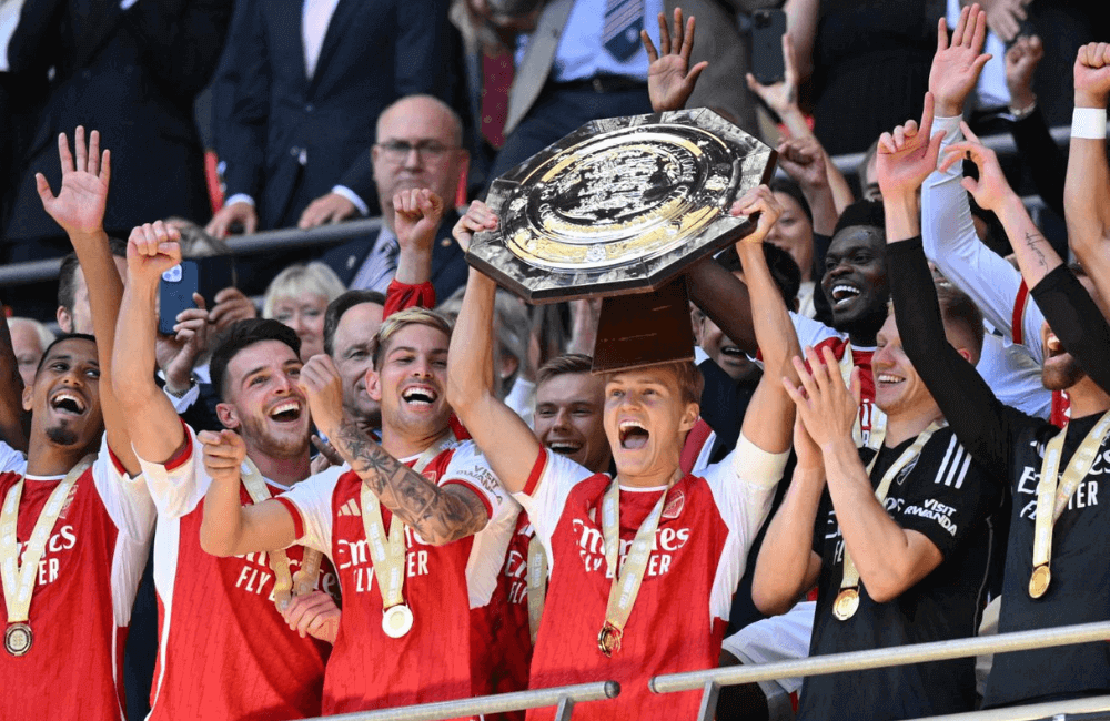 Arsenal inicia la temporada ganando la Community Shield.