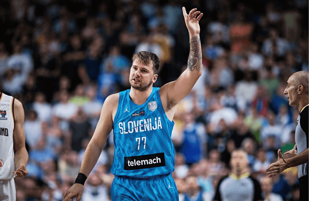 Luka Doncic a liderar a Eslovenia en el torneo.