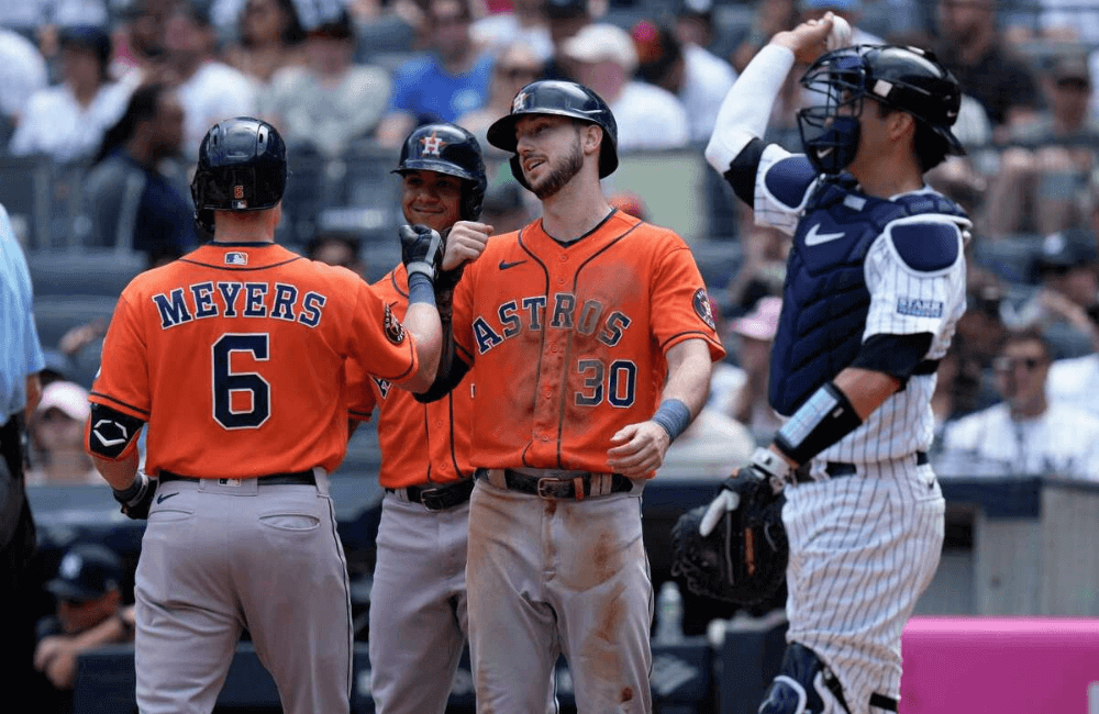 Houston dividió en la serie de 4 juegos ante los Yankees en la MLB.